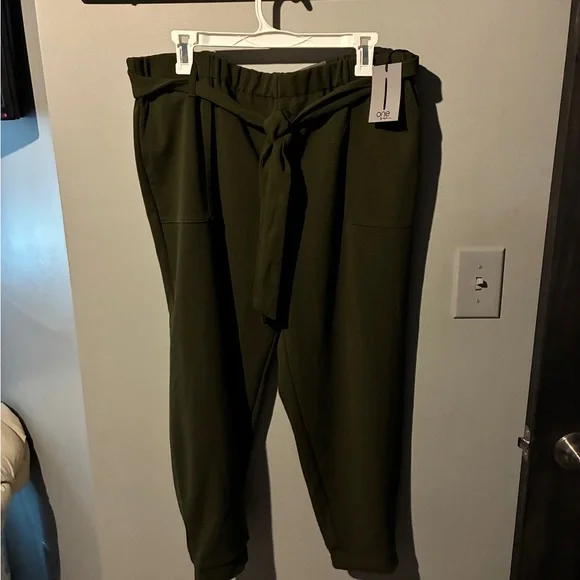 NWT Army Green Joggers - Picture 3 of 6